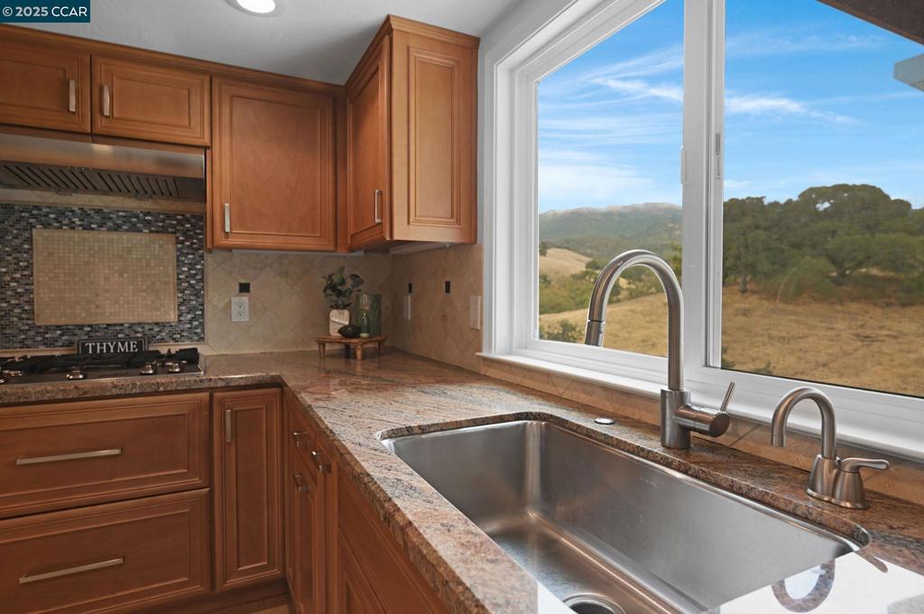 DANA HILLS - Residential