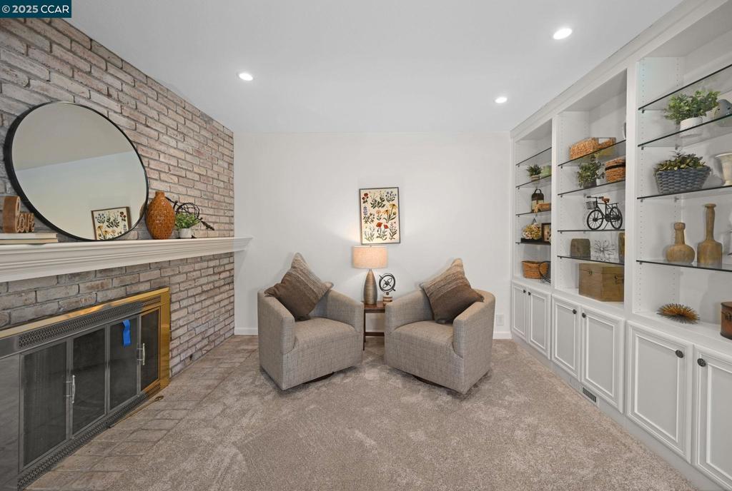 DANA HILLS - Residential