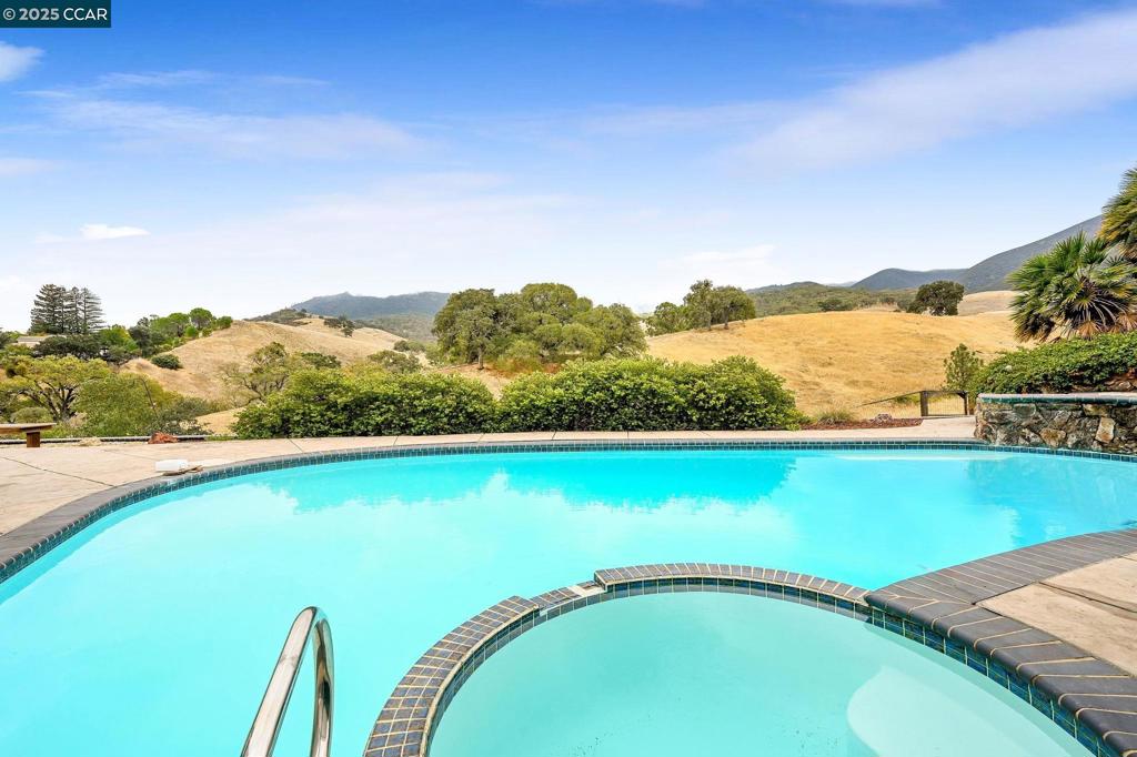 DANA HILLS - Residential