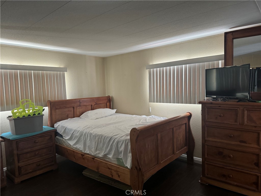 11250 Beach Boulevard 83