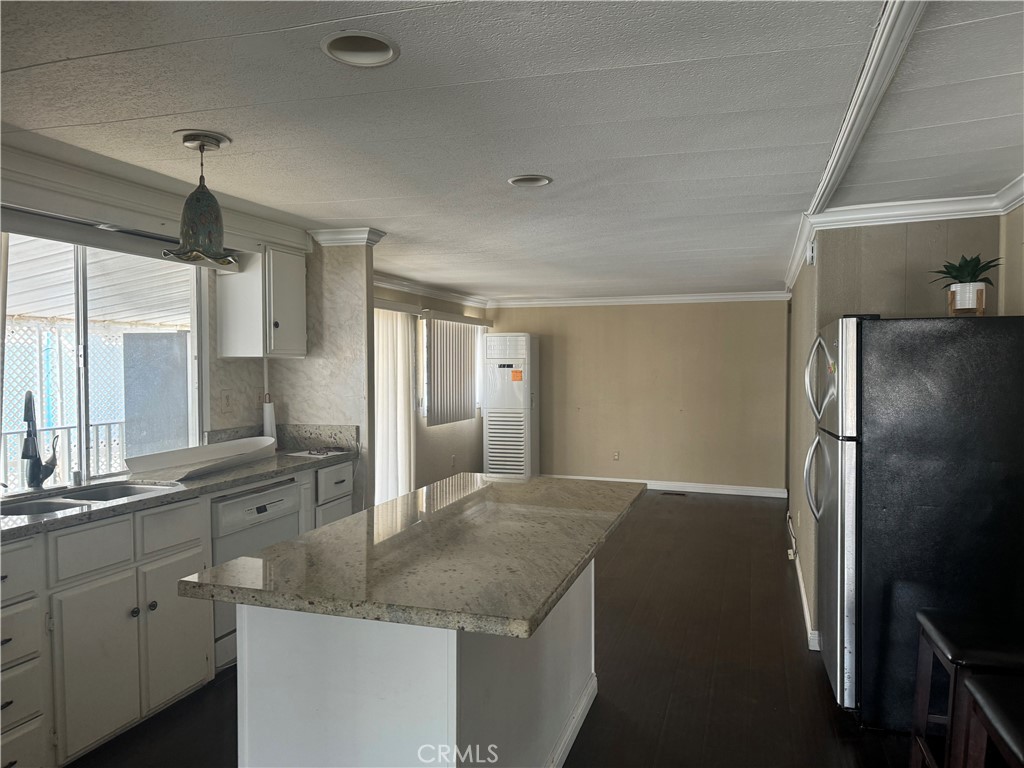 11250 Beach Boulevard 83