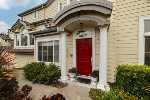 MLS: ML82054620