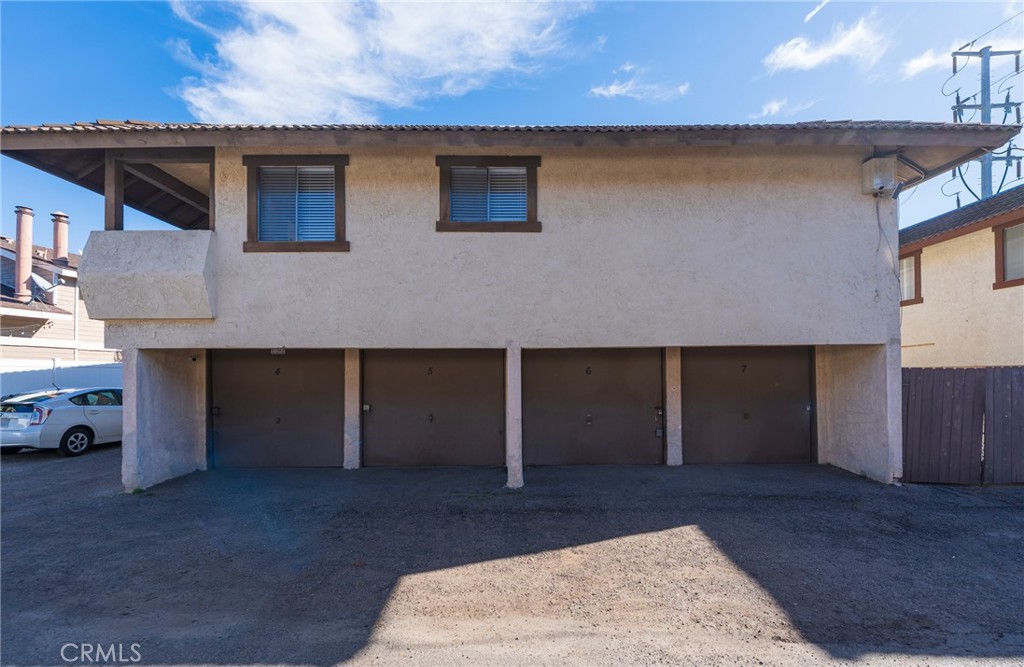 - - Residential Lease