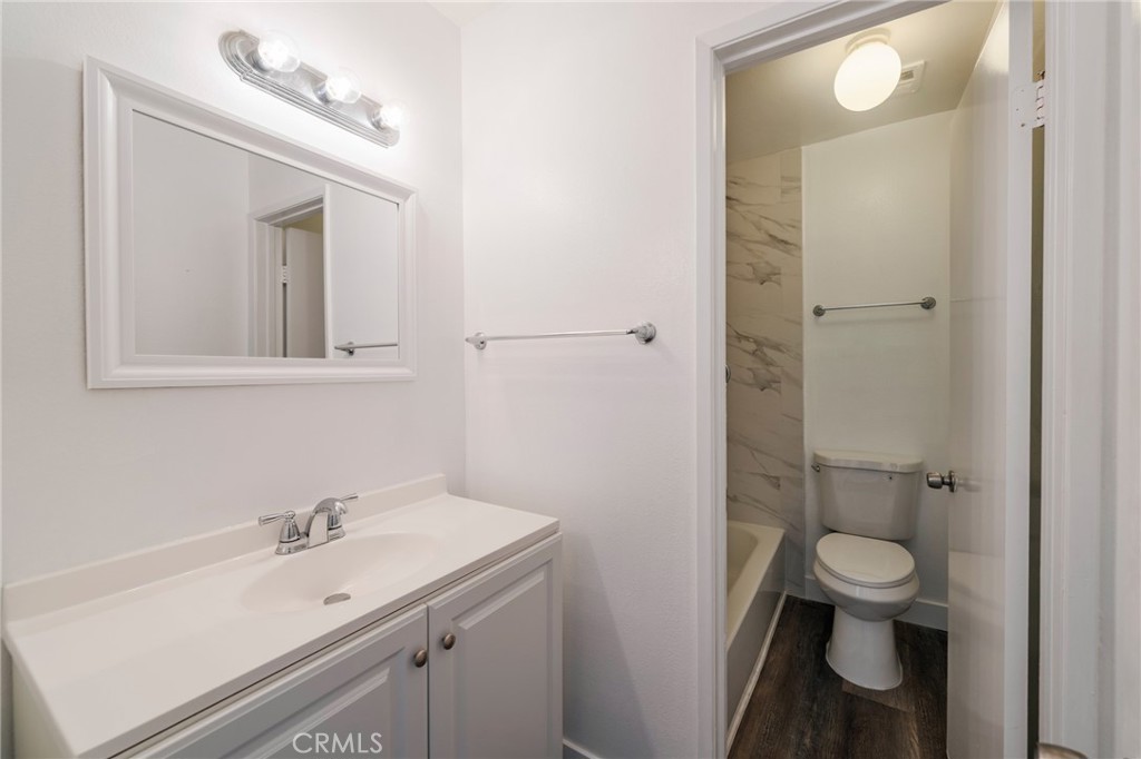 - - Residential Lease