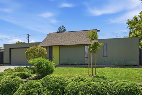 Photo of 816 Lennox Court, Sunnyvale, CA 94087 (MLS # ML82058245)