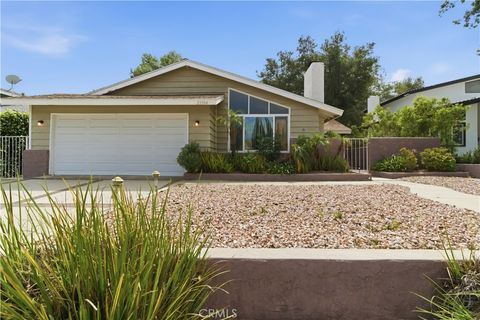 Photo of 29384 Quail Run Dr, Agoura Hills, CA 91301 (MLS # OC26067446)