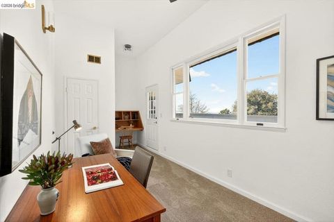 Tiny photo for 10565 10565 Englewood Drive Dr, Oakland, CA 94605 (MLS # 41126343)