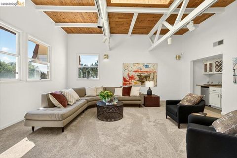 Tiny photo for 10565 10565 Englewood Drive Dr, Oakland, CA 94605 (MLS # 41126343)