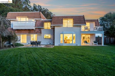 Tiny photo for 10565 10565 Englewood Drive Dr, Oakland, CA 94605 (MLS # 41126343)