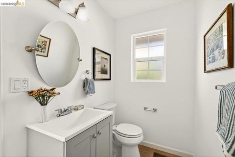 Tiny photo for 10565 10565 Englewood Drive Dr, Oakland, CA 94605 (MLS # 41126343)