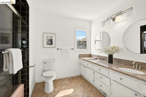 Tiny photo for 10565 10565 Englewood Drive Dr, Oakland, CA 94605 (MLS # 41126343)