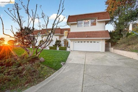 Photo of 10565 10565 Englewood Drive Dr, Oakland, CA 94605 (MLS # 41126343)