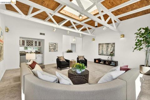 Tiny photo for 10565 10565 Englewood Drive Dr, Oakland, CA 94605 (MLS # 41126343)