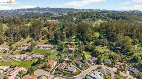 Tiny photo for 10565 10565 Englewood Drive Dr, Oakland, CA 94605 (MLS # 41126343)