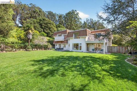 Tiny photo for 10565 10565 Englewood Drive Dr, Oakland, CA 94605 (MLS # 41126343)