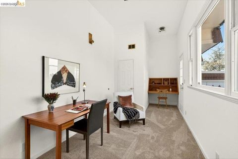 Tiny photo for 10565 10565 Englewood Drive Dr, Oakland, CA 94605 (MLS # 41126343)