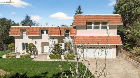 Tiny photo for 10565 10565 Englewood Drive Dr, Oakland, CA 94605 (MLS # 41126343)