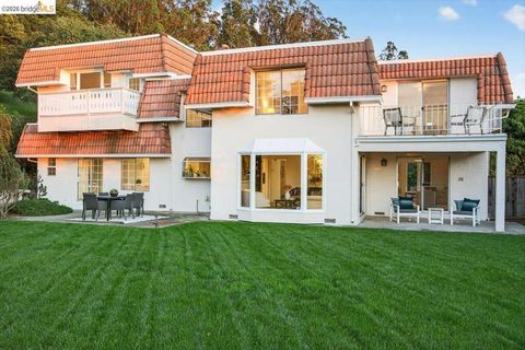 Tiny photo for 10565 10565 Englewood Drive Dr, Oakland, CA 94605 (MLS # 41126343)