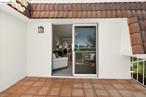 Tiny photo for 10565 10565 Englewood Drive Dr, Oakland, CA 94605 (MLS # 41126343)