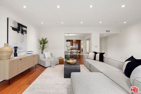 Photo of 11749 Goshen Avenue #301, Los Angeles, CA 90049 (MLS # 25631411)