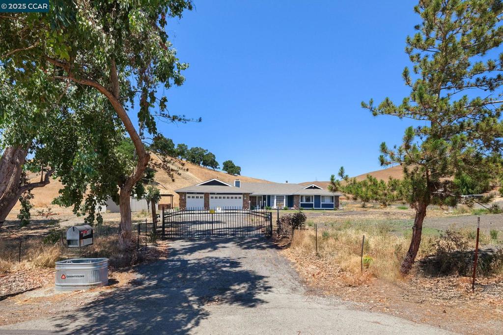 LAWRENCE ESTATES - Residential