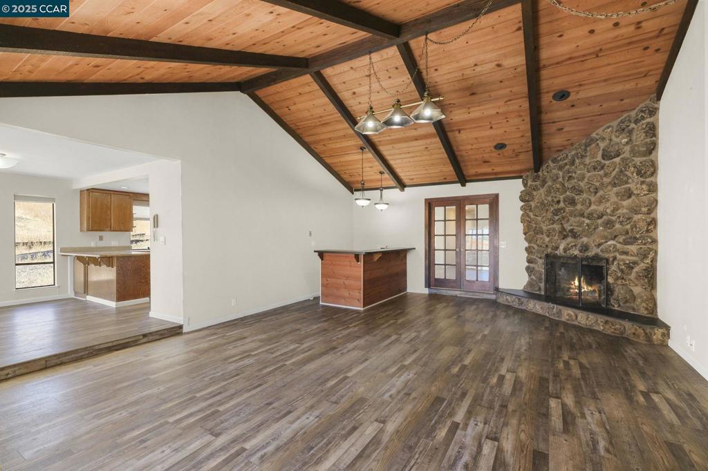 LAWRENCE ESTATES - Residential