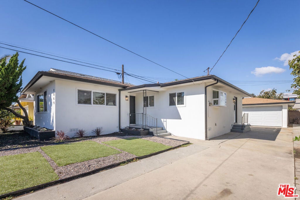 1849 W Gardena Boulevard