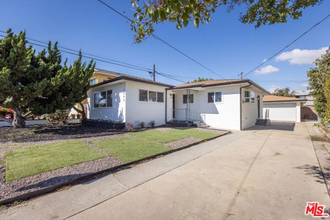 Photo of 1849 W Gardena Boulevard, Gardena, CA 90247 (MLS # 26104466)