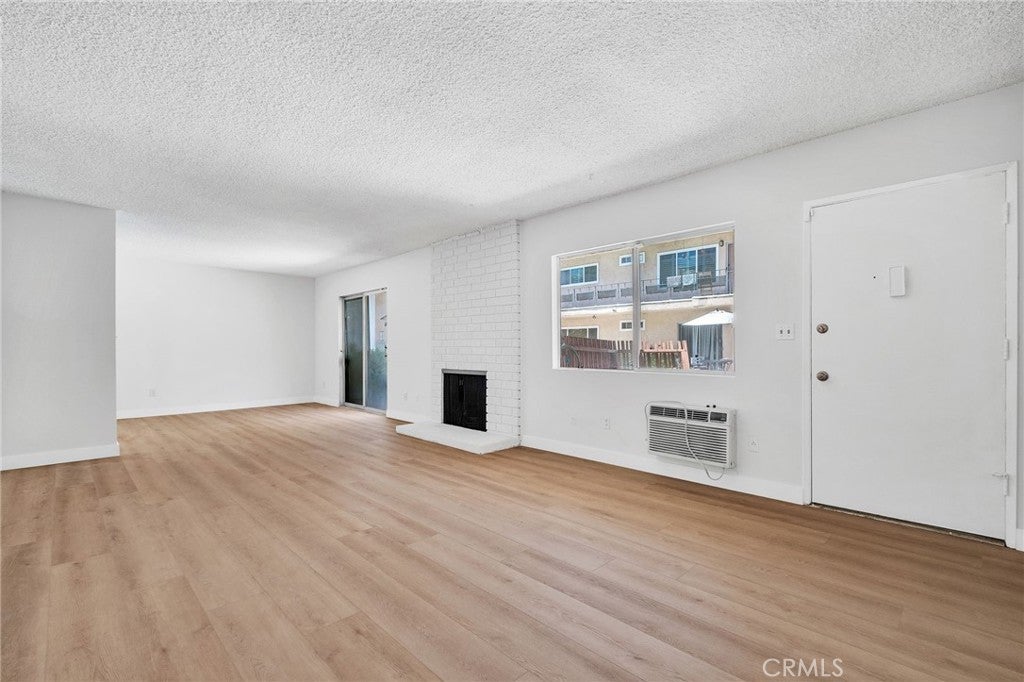 5232 Corteen PL 10, Valley Village CA 91607