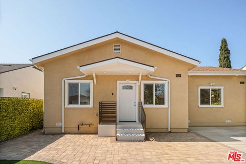 Photo of 6255 Gentry Avenue, North Hollywood, CA 91606 (MLS # 25609473) Photo of 6255 Gentry Avenue, North Hollywood, CA 91606 (MLS # 25609473)