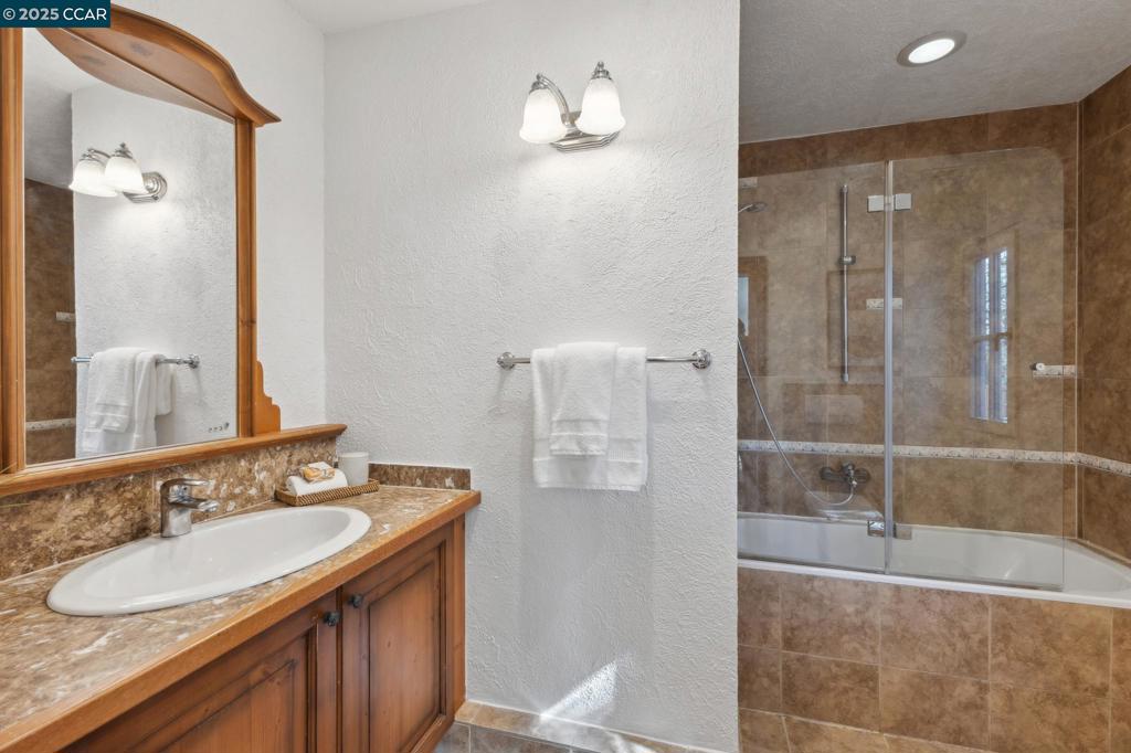 SLEEPY HOLLOW - Residential