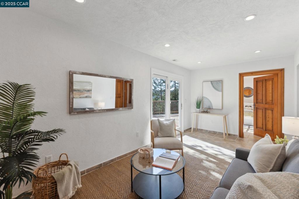 SLEEPY HOLLOW - Residential