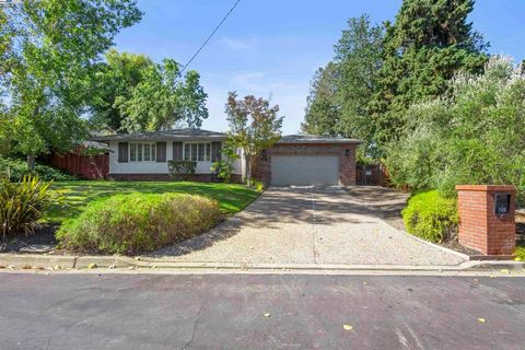Photo of 166 Ramona Rd, Danville, CA 94526 (MLS # 41106862)