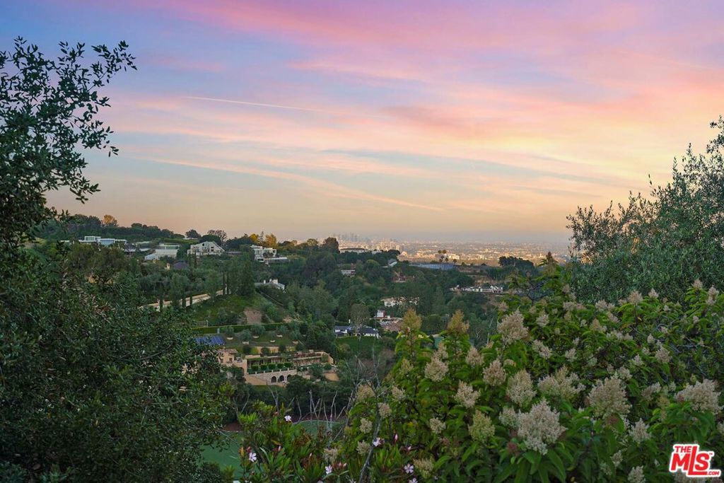 Photo of 11316 Chalon Road, Los Angeles, CA 90049 (MLS # 25581173)