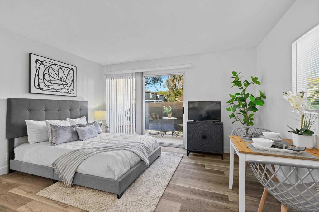 8027 Caminito De Pizza B