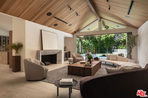 Photo of 4146 High Valley Road, Los Angeles, CA 91436 (MLS # 26994133)