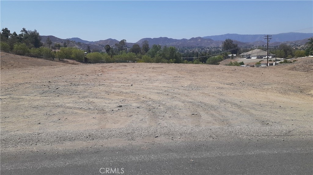 VERY NICE CORNER LOT WITH SPECTACULAR VIEW 1.53 ACRES, PERFECT FOR YOUR DREAM HOME. LOCATED WITHING MINUTES OF SHOPPING CENTER AND FREEWAYS.