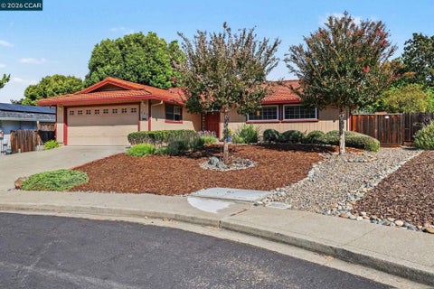 Photo of 340 Greenway Dr DR, Martinez, CA 94553 (MLS # 41149107)