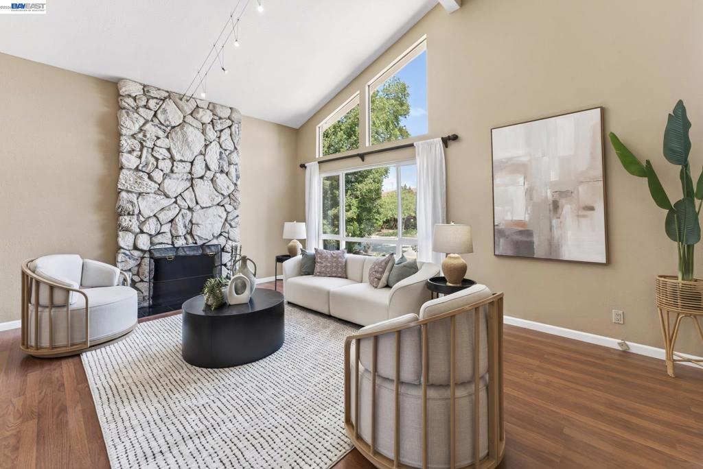 9693 THUNDERBIRD DRIVE