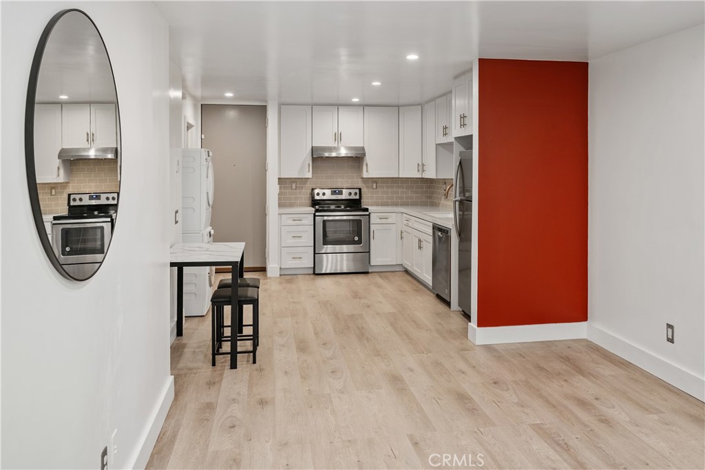 532 N Rossmore Avenue 107