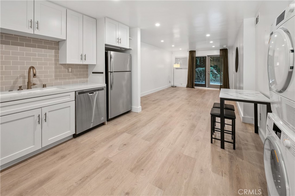 532 N Rossmore Avenue 107