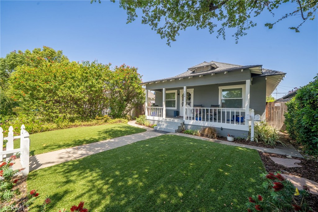 124 N Vista Bonita Avenue
