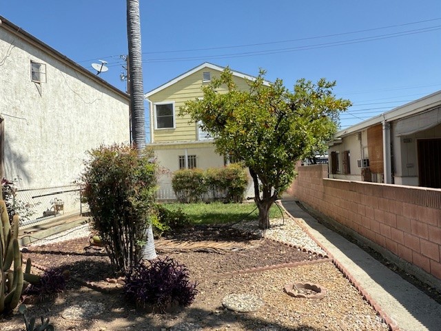 2208 W Olympic Boulevard