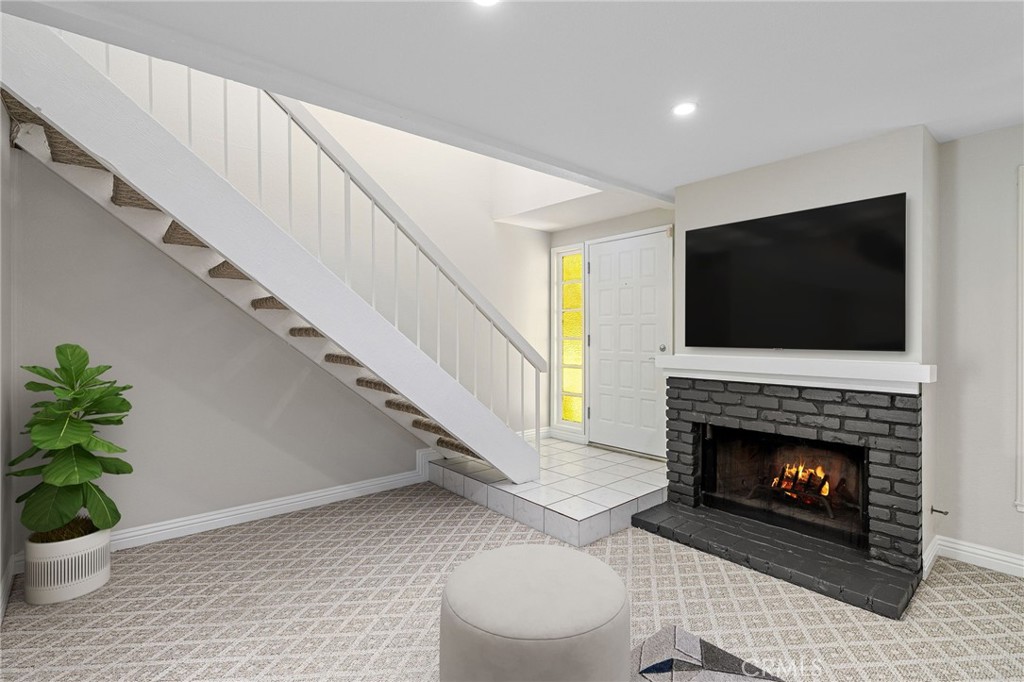 711 Santa Rosa Court