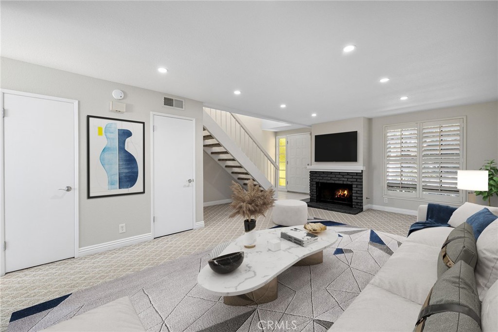 711 Santa Rosa Court