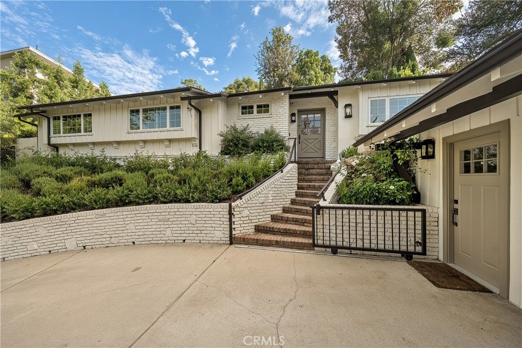 13308 Valley Vista Boulevard