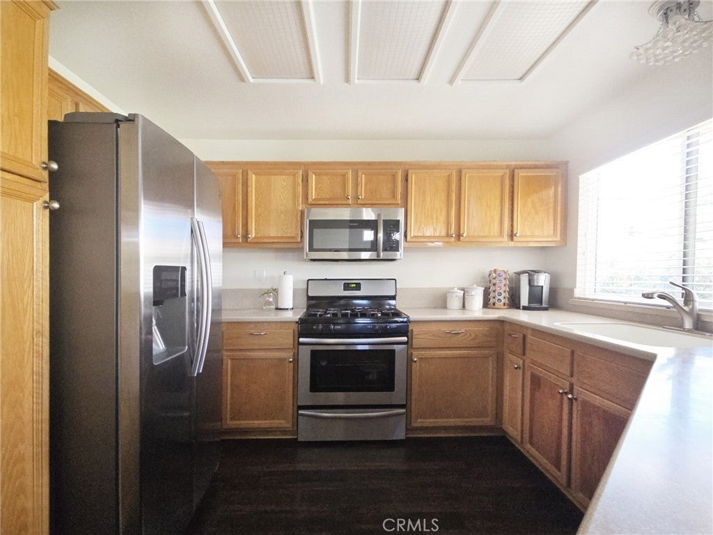 Properties 4 648 Essex Way