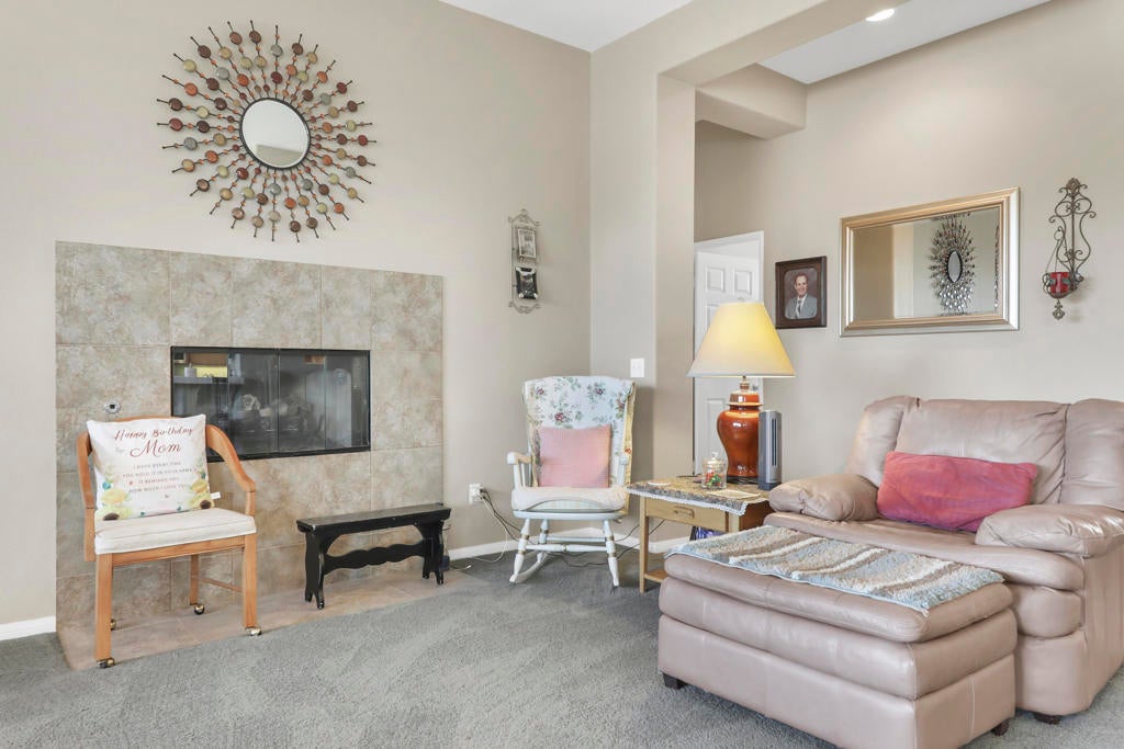13717 Pinnacle Circle