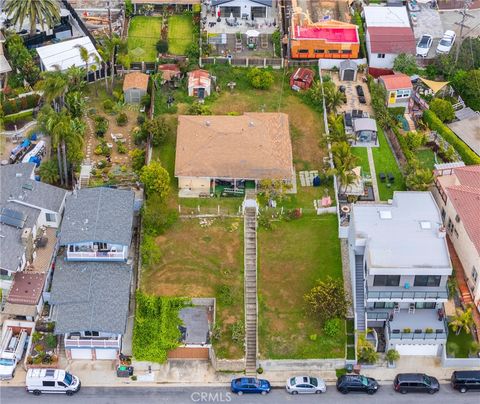 Photo of 125 Calle Redondel, San Clemente, CA 92672 (MLS # OC25088319)