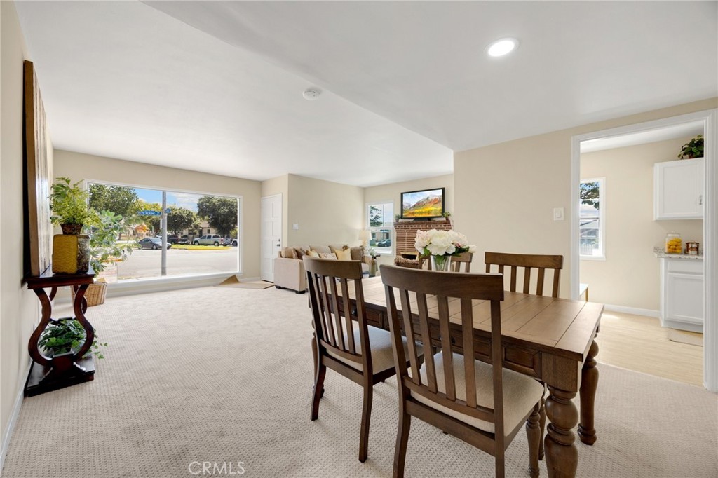 313 S Pickering Way